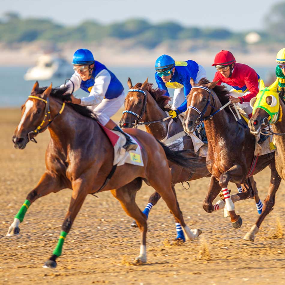 Carrera de caballos de Sanlúcar de Barrameda en la Playa de Sanlúcar