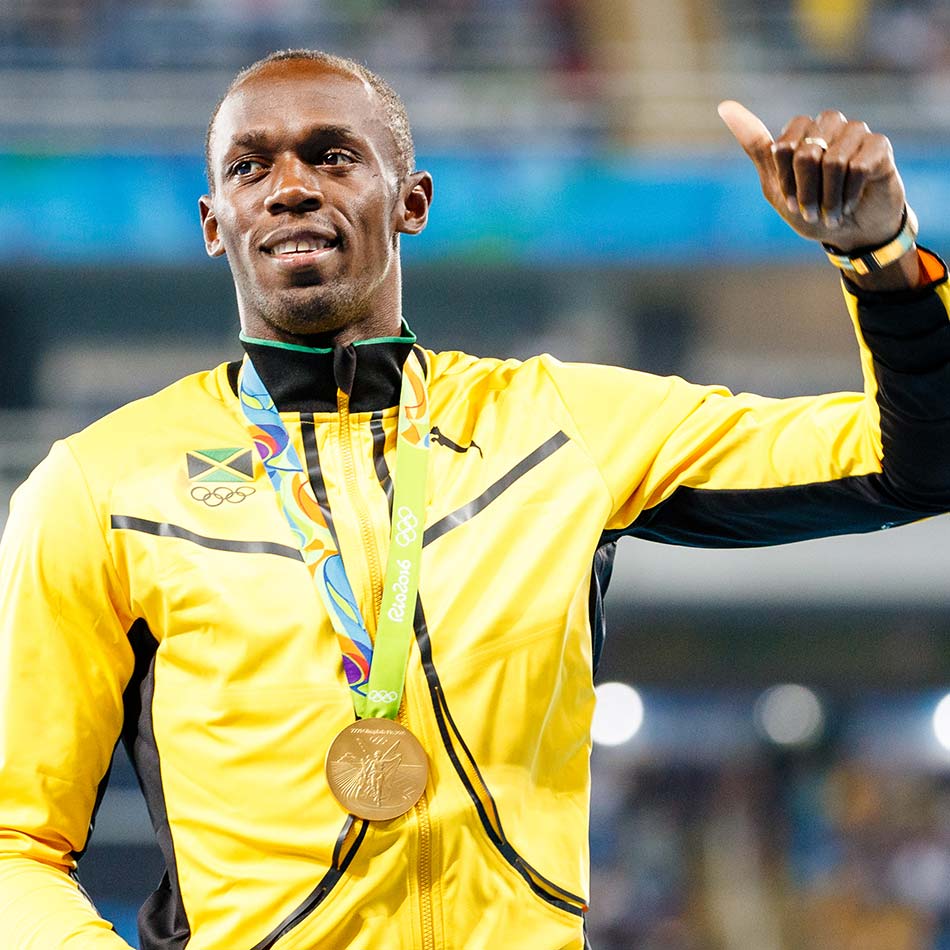 Usain Bolt con la medalla de oro en los JJOO Rio de Janeiro 2016