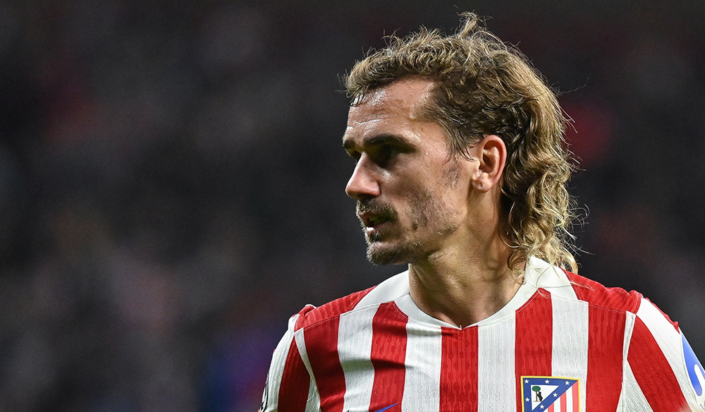 Antoine Griezmann vistiendo la camiseta del Atlético
