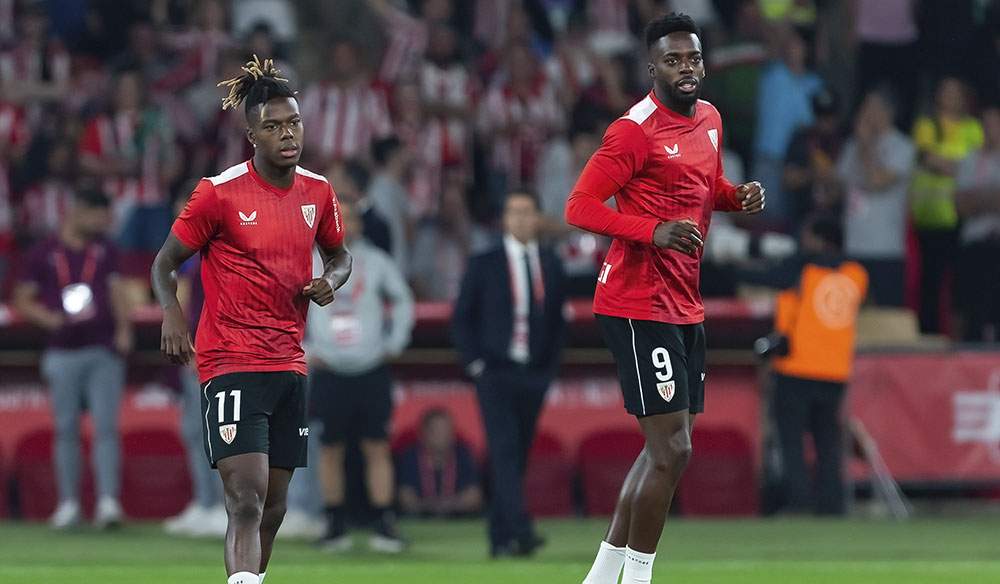 Nico e Iñaki Williams calentando antes del inicio de un partido