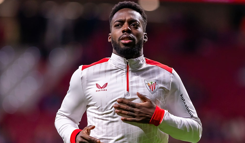 Iñaki Williams calentando