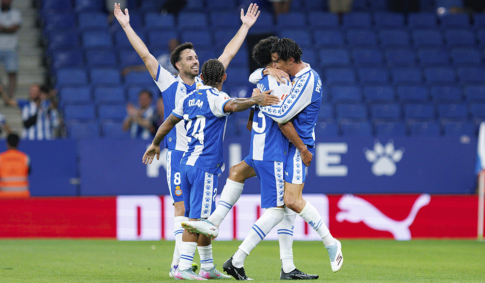 Pere Milla celebrando un gol
